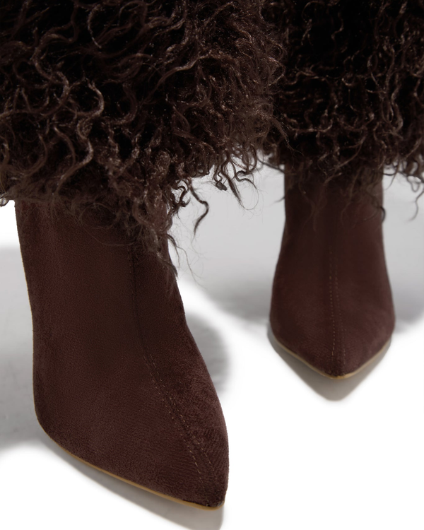 Bota Retana Café con Tacón de Aguja y Peluche